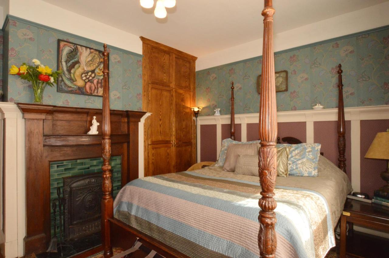 Marketa'S Bed And Breakfast Виктория Экстерьер фото
