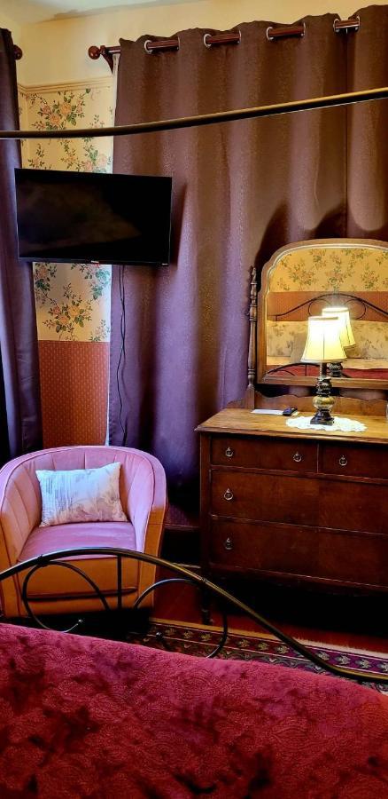 Marketa'S Bed And Breakfast Виктория Экстерьер фото