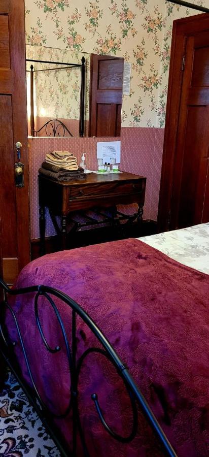 Marketa'S Bed And Breakfast Виктория Экстерьер фото