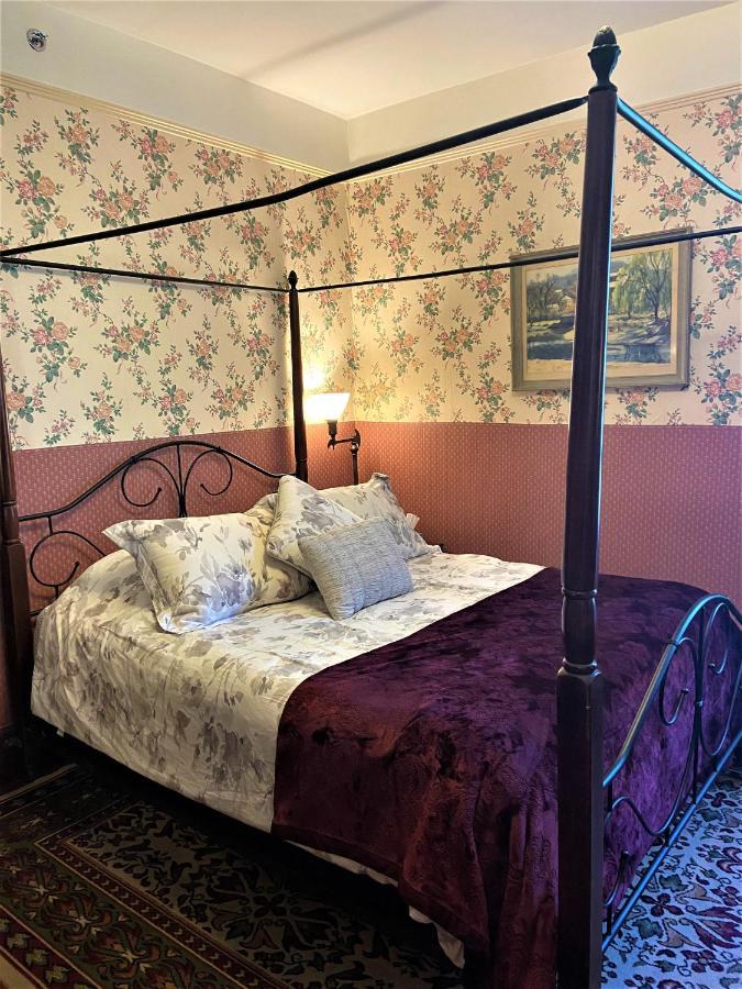 Marketa'S Bed And Breakfast Виктория Экстерьер фото