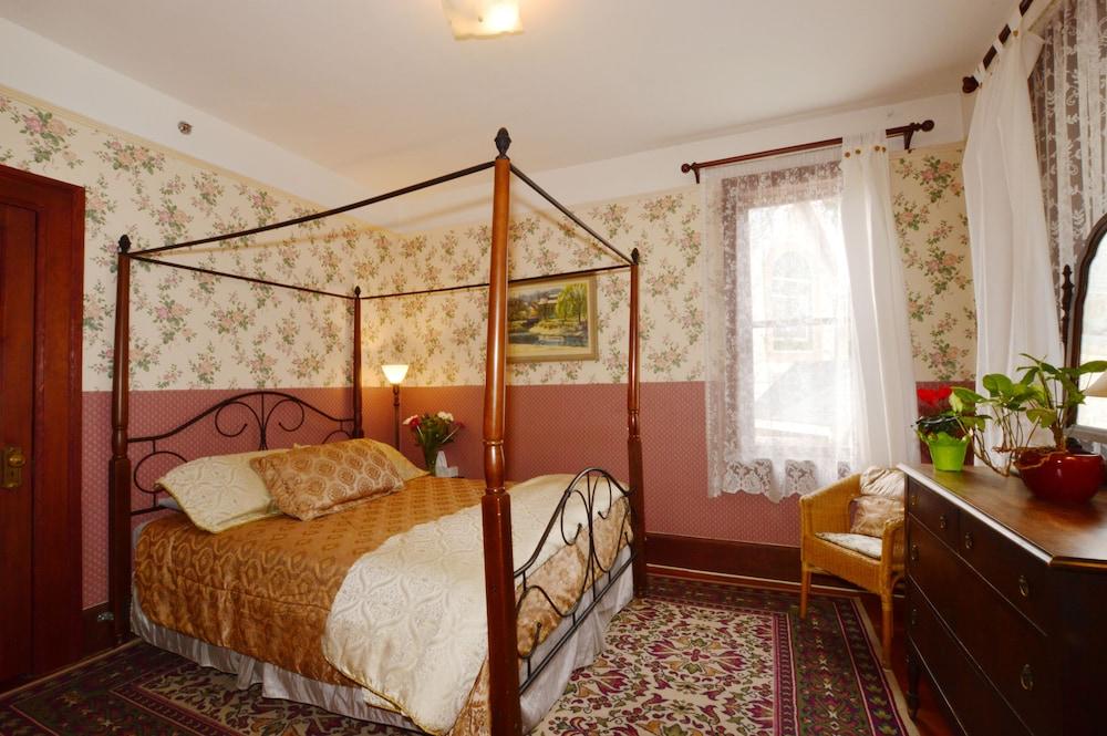 Marketa'S Bed And Breakfast Виктория Экстерьер фото