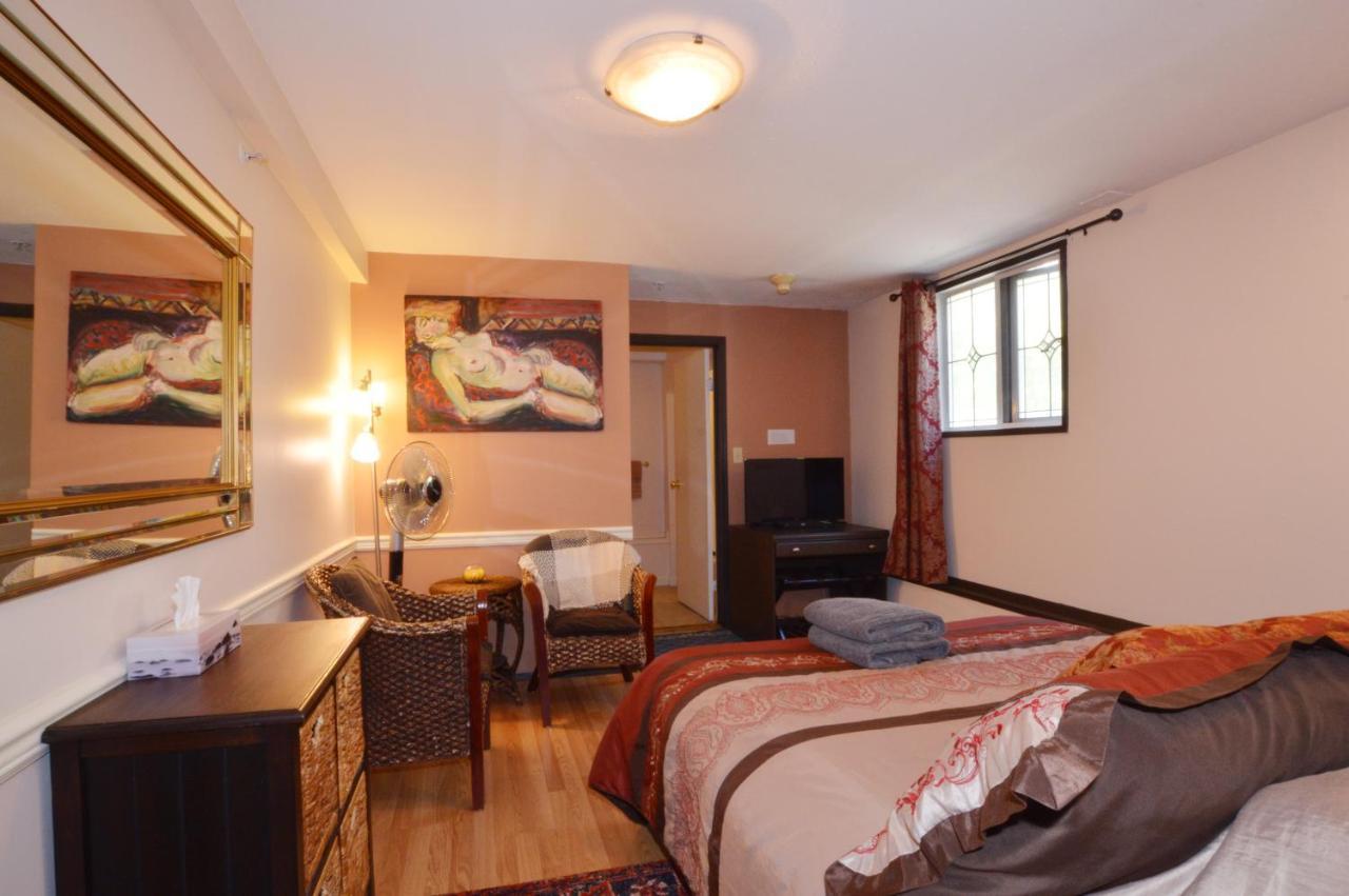 Marketa'S Bed And Breakfast Виктория Экстерьер фото