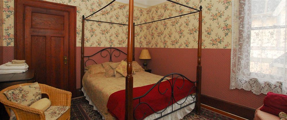 Marketa'S Bed And Breakfast Виктория Экстерьер фото