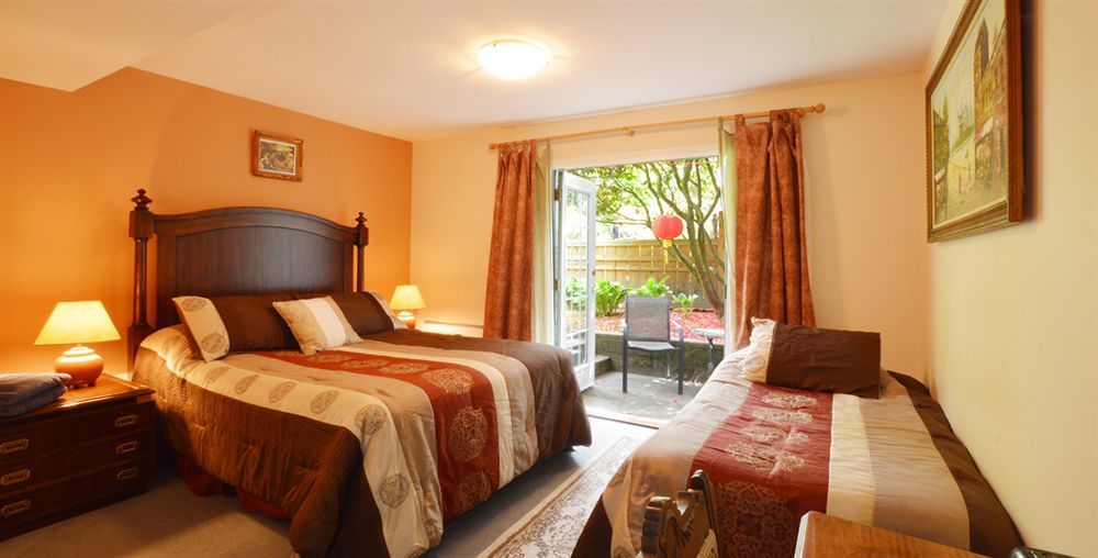 Marketa'S Bed And Breakfast Виктория Экстерьер фото