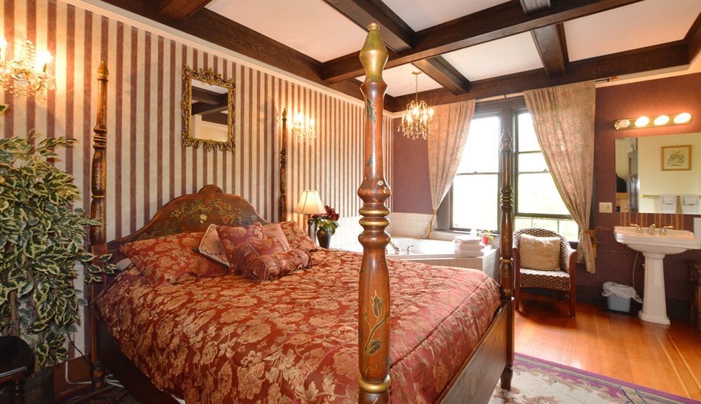 Marketa'S Bed And Breakfast Виктория Экстерьер фото